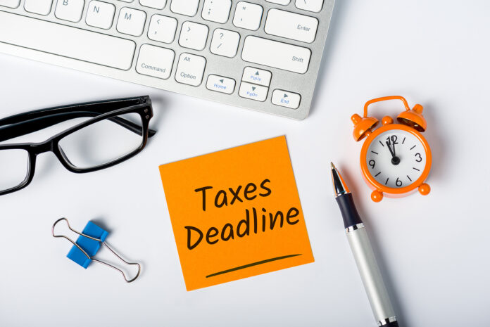 Taxes Deadline Or Tax Time - Notification Of The Need To File Ta Taxes Deadline Greenlion