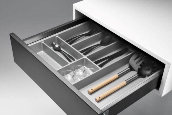 Render of Plastika Minima cutlery tray in drawer full of cutlery